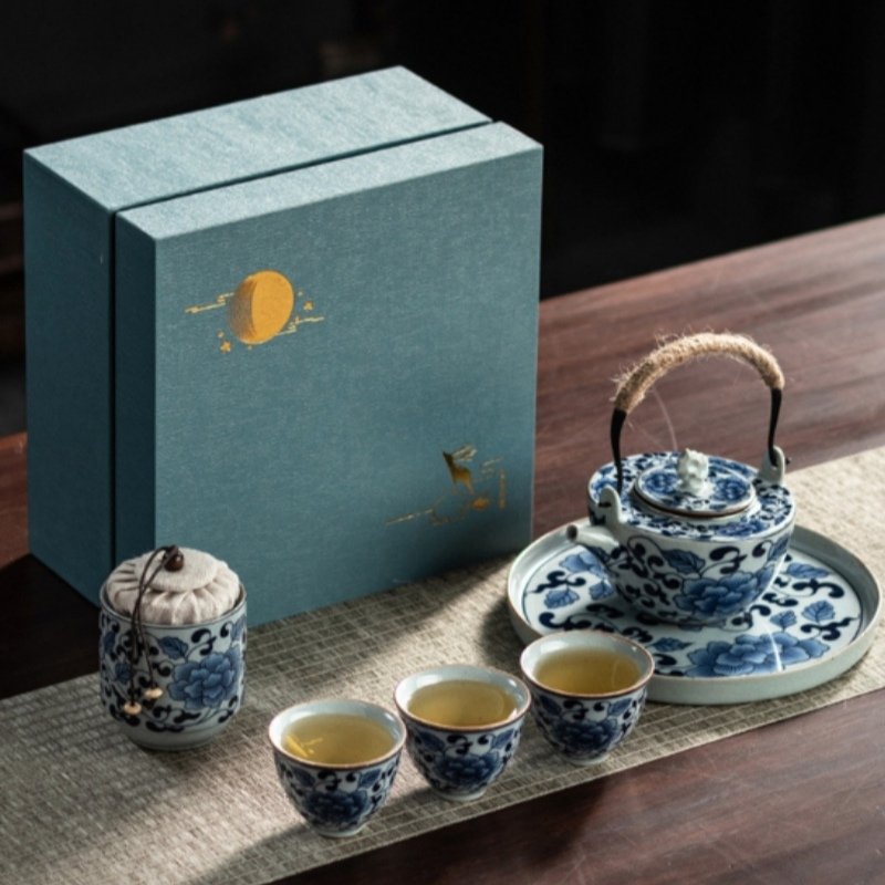 Blue-and-White-Porcelain-Traditional-Japanese-Tea-Ceremony-Gift-Set-2.jpg