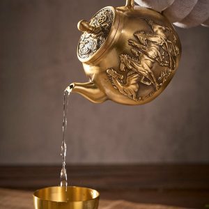 Handmade-Embossed-Galloping-Horse-Vintage-Brass-Tea-Kettle-Symbolic-Success-3.jpg